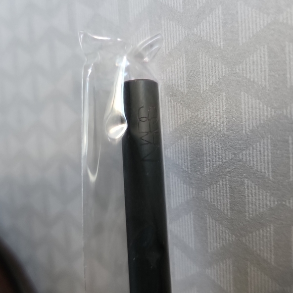 NARS # 49 Wet Dry Eyeshsdow Brush - Picture 5 of 8